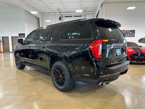 Onyx Black 2022 GMC Yukon XL AT4