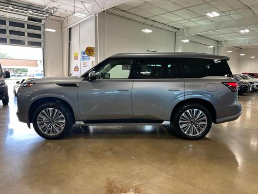 Metal 2025 INFINITI QX80 SENSORY