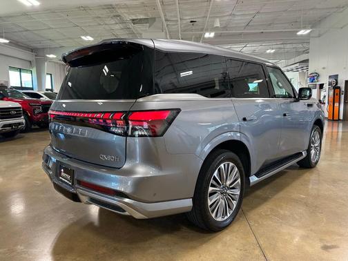 Metal 2025 INFINITI QX80 SENSORY
