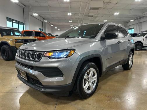 Billet Silver Metallic Clearcoat 2023 Jeep Compass Sport