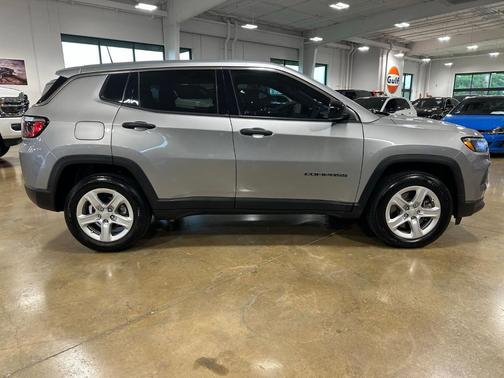 Billet Silver Metallic Clearcoat 2023 Jeep Compass Sport