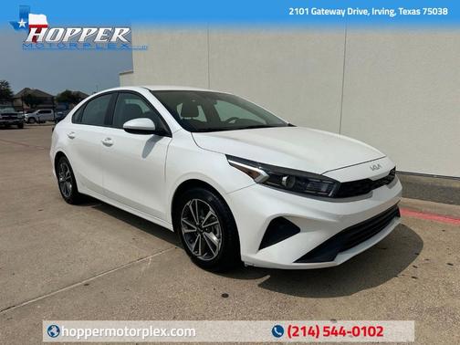 Snow White Pearl 2023 Kia Forte LXS