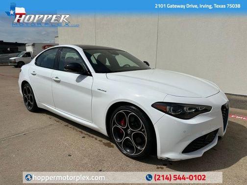 Alfa White 2024 Alfa Romeo Giulia Veloce