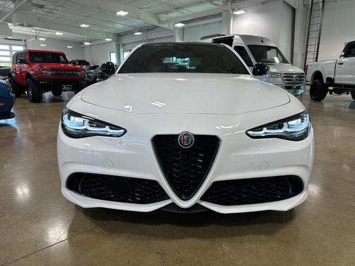 2024 Alfa Romeo Giulia Veloce
