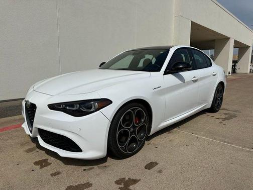 Alfa White 2024 Alfa Romeo Giulia Veloce