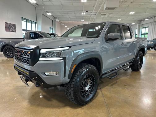 Boulder Gray Metallic 2024 Nissan Frontier PRO-4X
