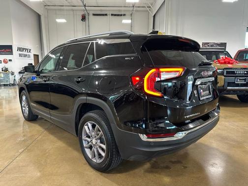 Ebony Twilight Metallic 2023 GMC Terrain SLT