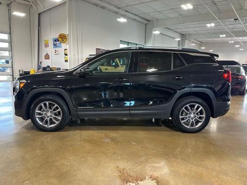 Ebony Twilight Metallic 2023 GMC Terrain SLT