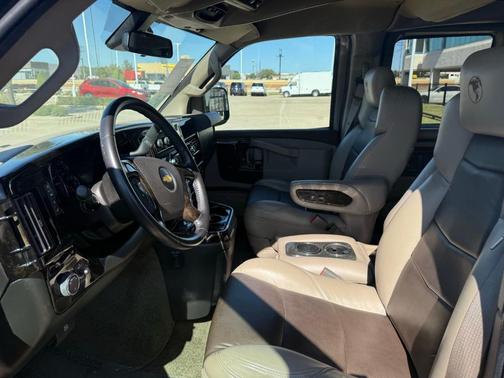 2021 Chevrolet Express 2500 LS