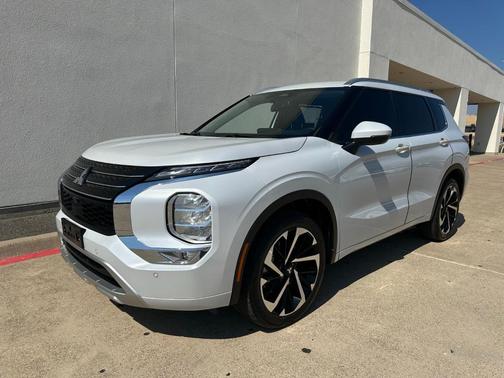 2023 Mitsubishi Outlander SEL