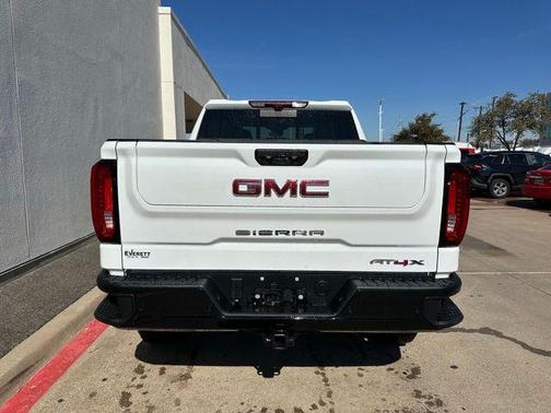 2025 GMC Sierra 1500 AT4X