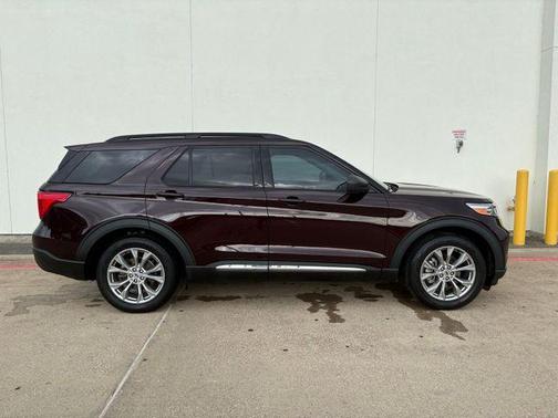 Red Metallic 2022 Ford Explorer XLT