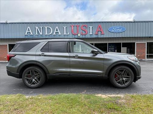 Carbonized Gray Metallic 2026 Ford Explorer ST-Line