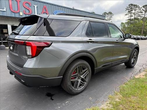 Carbonized Gray Metallic 2026 Ford Explorer ST-Line