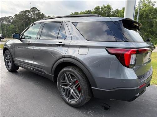 Carbonized Gray Metallic 2026 Ford Explorer ST-Line