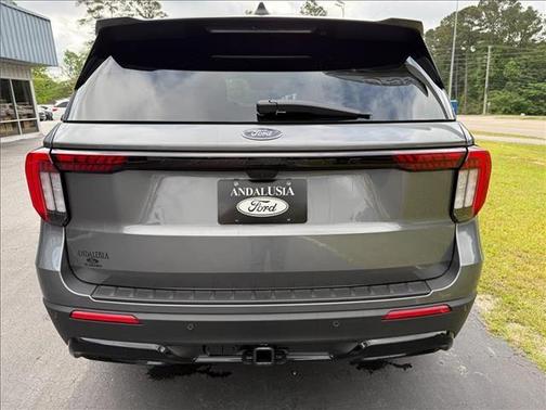 Carbonized Gray Metallic 2026 Ford Explorer ST-Line