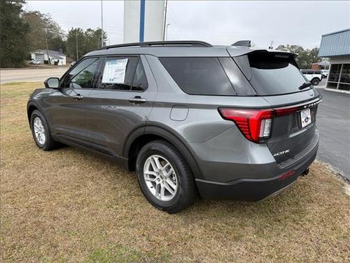 2026 Ford Explorer XLT