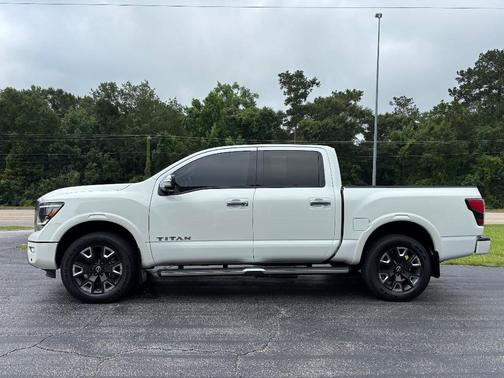 2023 Nissan Titan Platinum Reserve