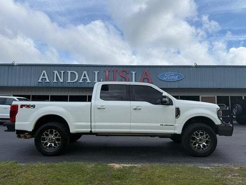 Oxford White 2020 Ford F-250 Lariat