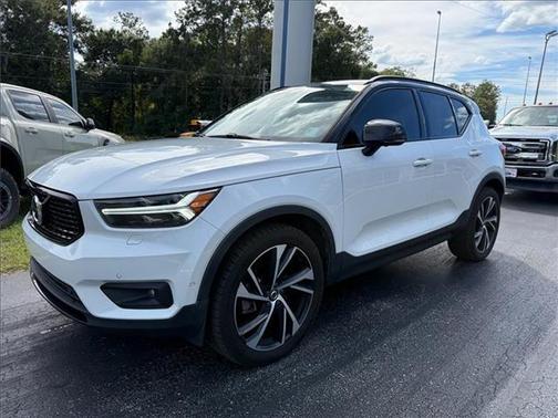 White 2021 Volvo XC40 T5 R-Design