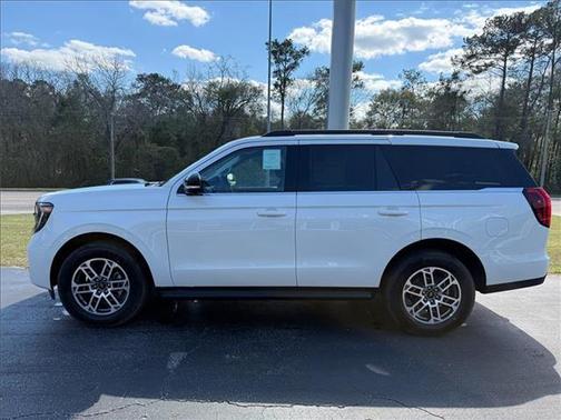 Star White 2026 Ford Expedition Active
