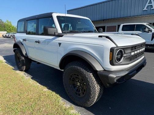 Oxford White 2026 Ford Bronco Base