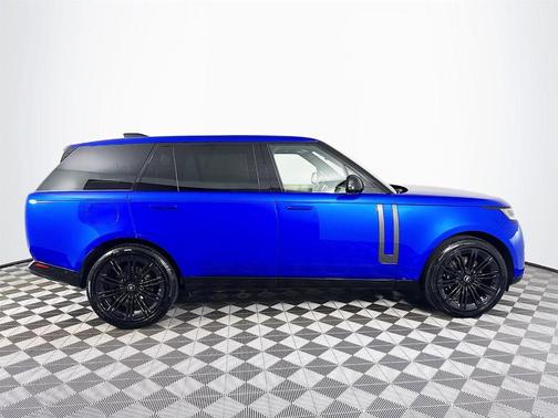 2025 Land Rover Range Rover P530 SE 7 Seat