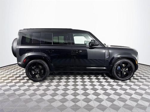 2025 Land Rover Defender P400 X-Dynamic SE