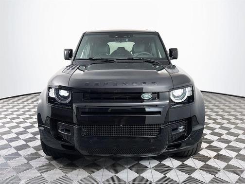2025 Land Rover Defender P400 X-Dynamic SE