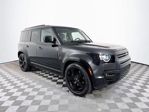 2025 Land Rover Defender P400 X-Dynamic SE