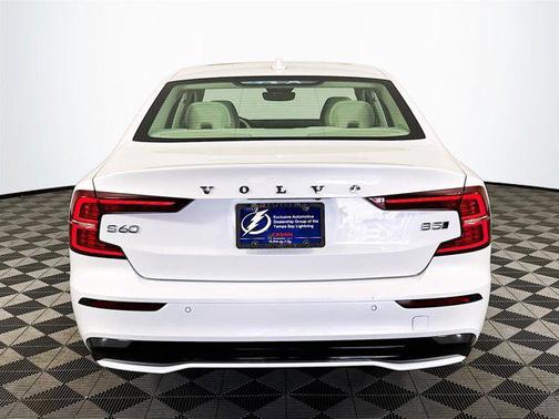 2024 Volvo S60 B5 Plus Dark Theme