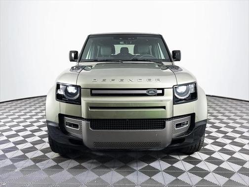 2025 Land Rover Defender P400 X-Dynamic SE