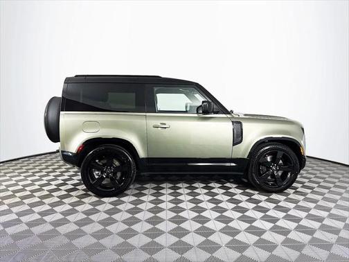2025 Land Rover Defender P400 X-Dynamic SE