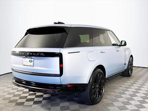 2025 Land Rover Range Rover P400 SE