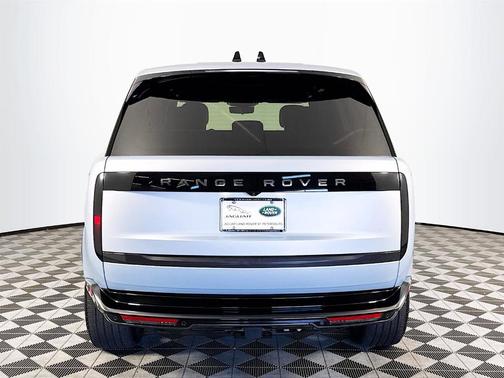 2025 Land Rover Range Rover P400 SE