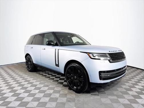 2025 Land Rover Range Rover P400 SE