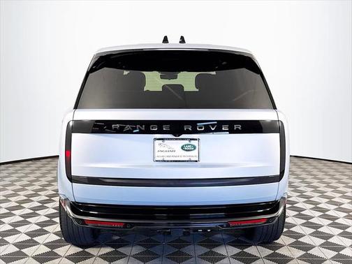 2025 Land Rover Range Rover P400 SE
