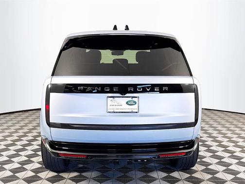 2025 Land Rover Range Rover P400 SE
