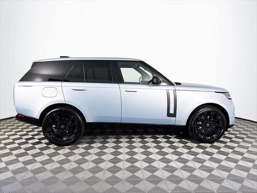 2025 Land Rover Range Rover P400 SE