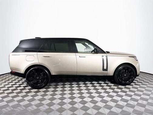 2025 Land Rover Range Rover P530 SE 7 Seat