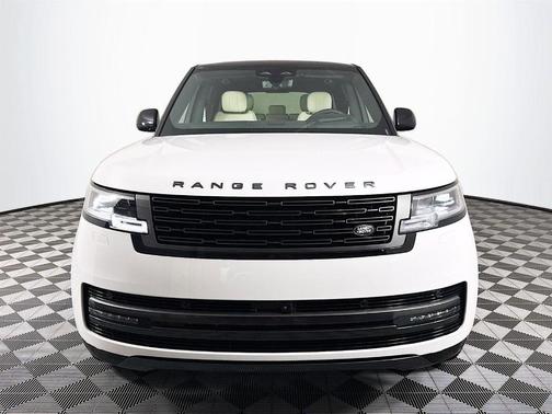 2025 Land Rover Range Rover P400 SE 7 Seat