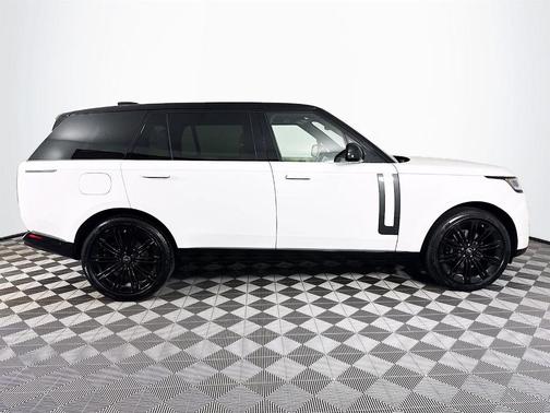 2025 Land Rover Range Rover P400 SE 7 Seat