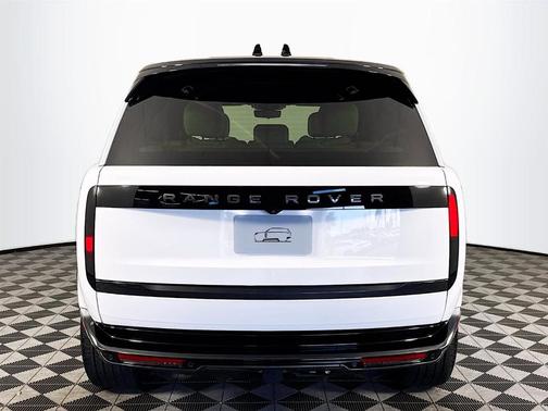 2025 Land Rover Range Rover P400 SE 7 Seat
