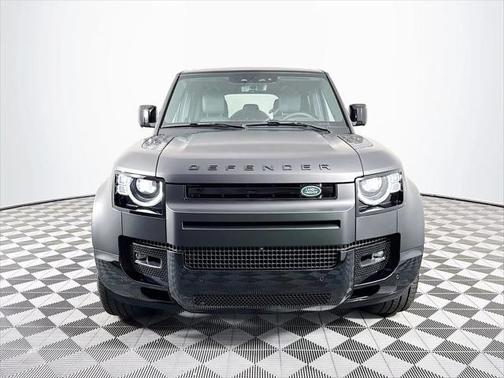 2025 Land Rover Defender P400 X-Dynamic SE