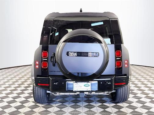 2025 Land Rover Defender P400 X-Dynamic SE