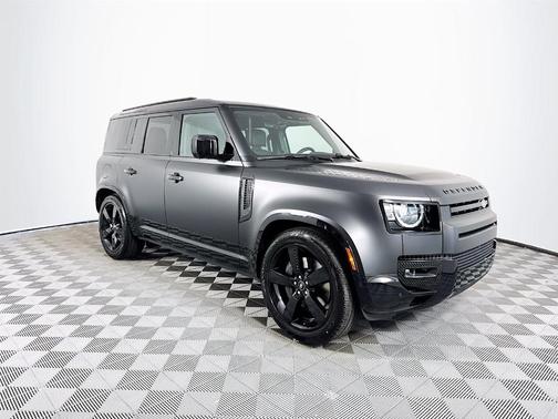 2025 Land Rover Defender P400 X-Dynamic SE