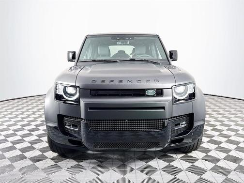 2025 Land Rover Defender P400 X-Dynamic SE
