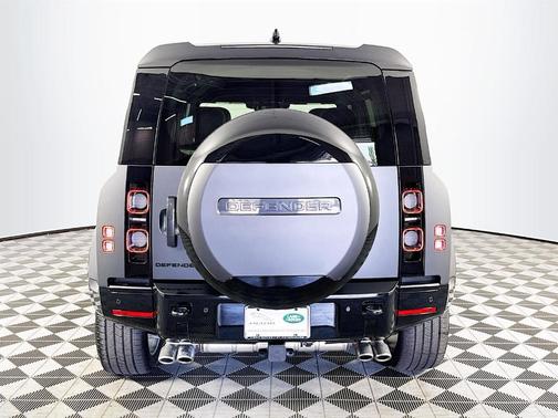 2025 Land Rover Defender P525 V8
