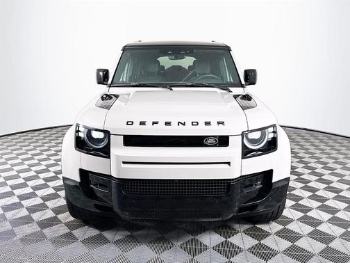 2026 Land Rover Defender 130 X-Dynamic SE