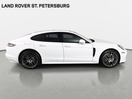 2023 Porsche Panamera 4 Platinum Edition